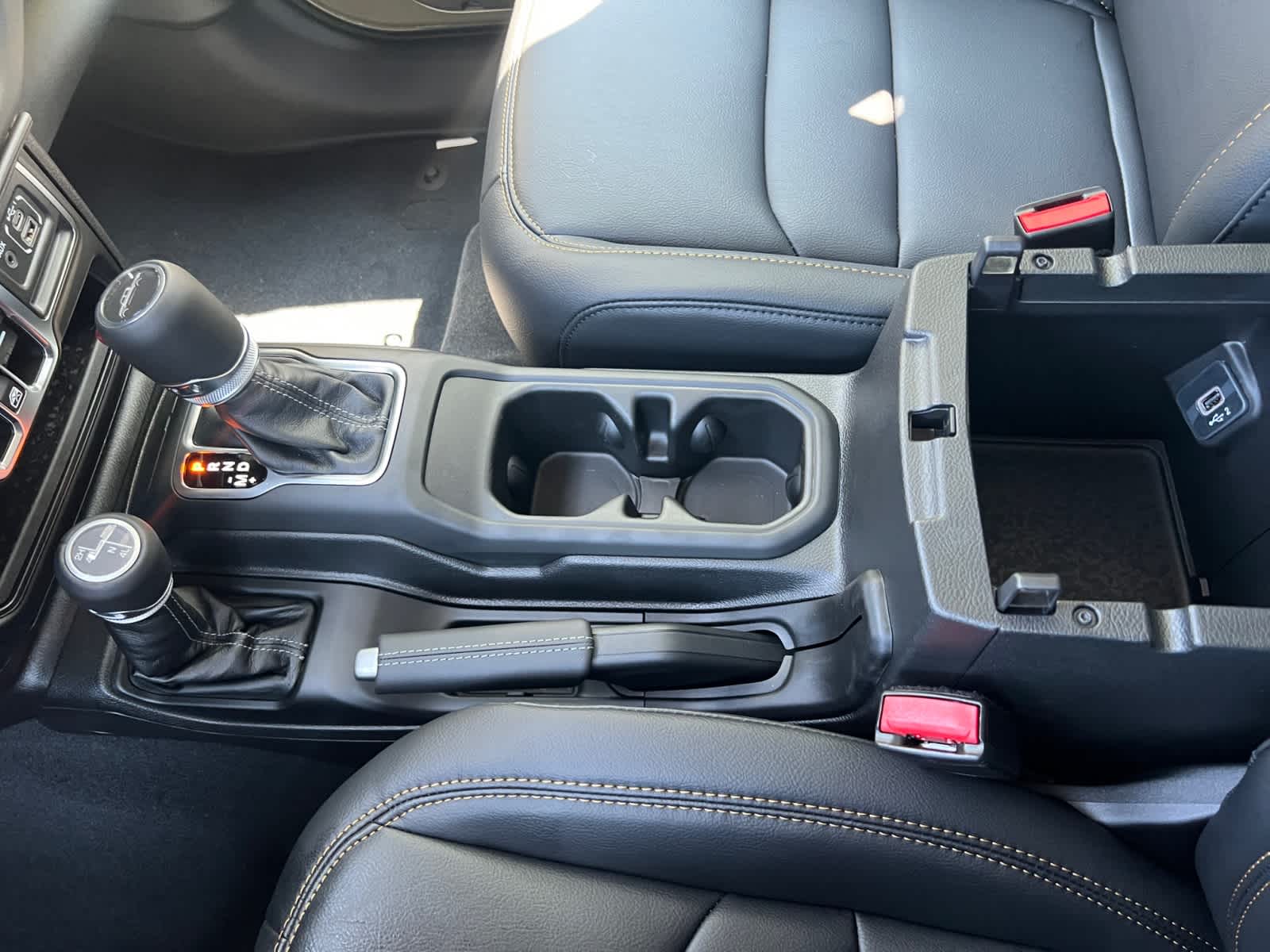 new 2025 Jeep Gladiator car, priced at $55,925