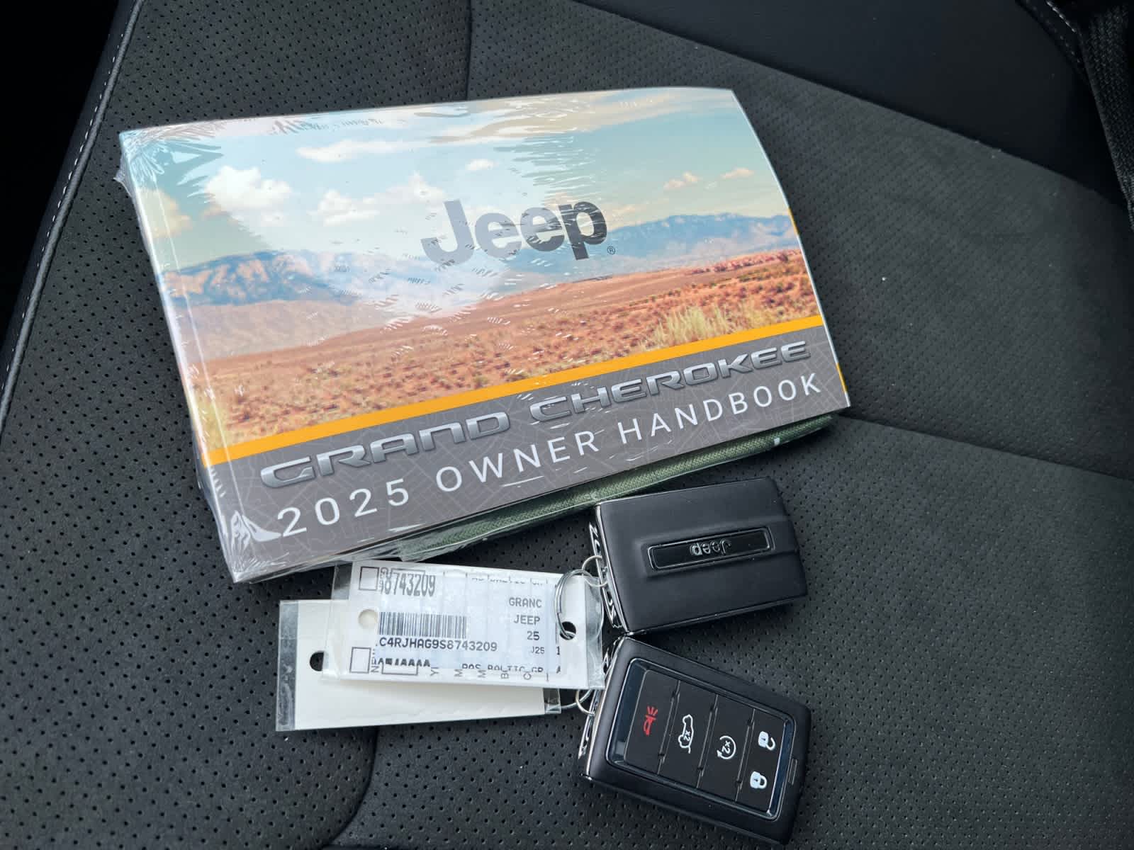 new 2025 Jeep Grand Cherokee car, priced at $42,630
