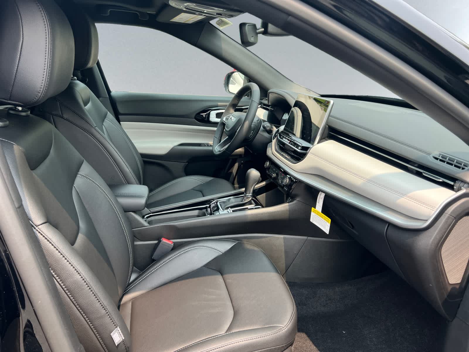 new 2025 Jeep Compass car, priced at $37,260