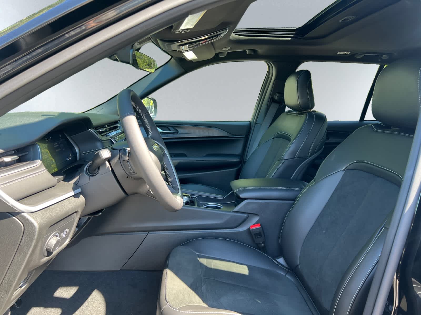 new 2025 Jeep Grand Cherokee car