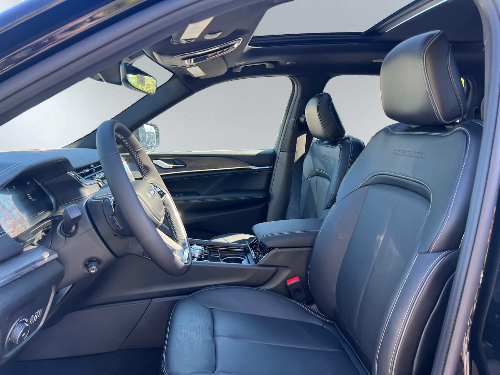 new 2025 Jeep Grand Cherokee car, priced at $57,485