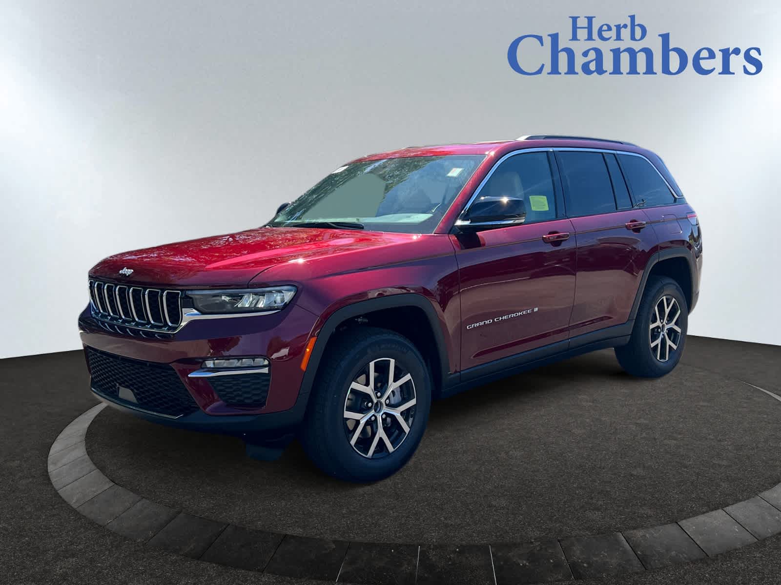 new 2025 Jeep Grand Cherokee car, priced at $48,010
