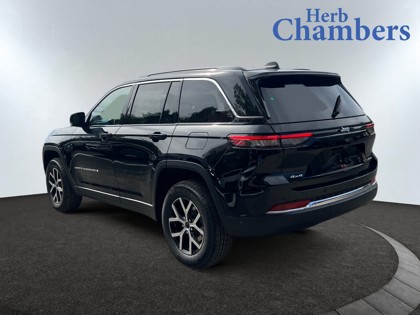 new 2025 Jeep Grand Cherokee car, priced at $46,905