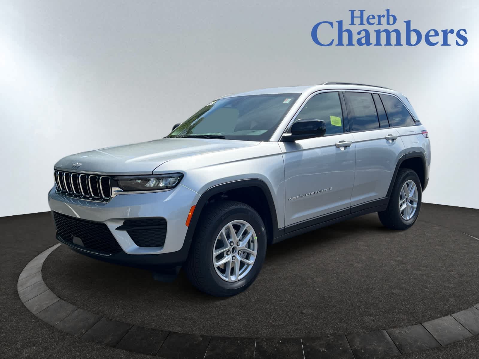 new 2025 Jeep Grand Cherokee car, priced at $41,370