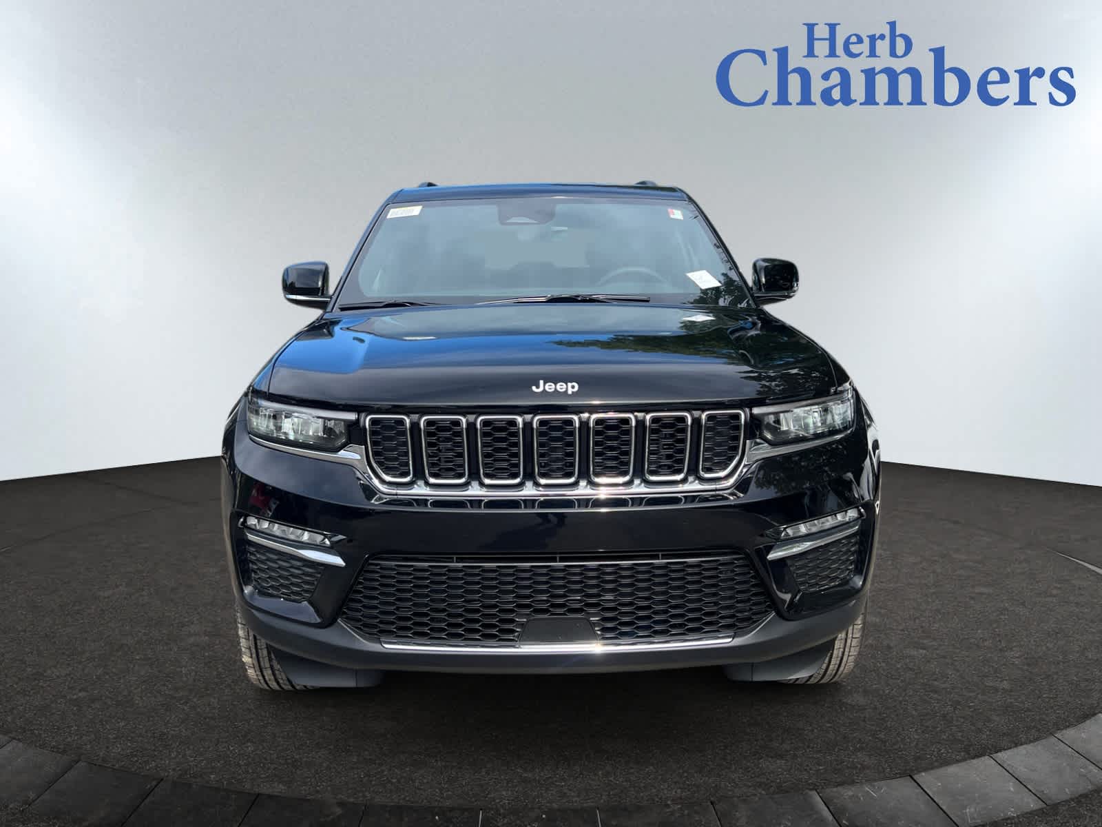 new 2025 Jeep Grand Cherokee car, priced at $46,905