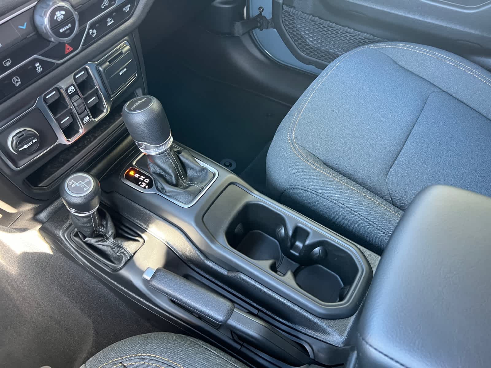 new 2025 Jeep Gladiator car, priced at $45,900