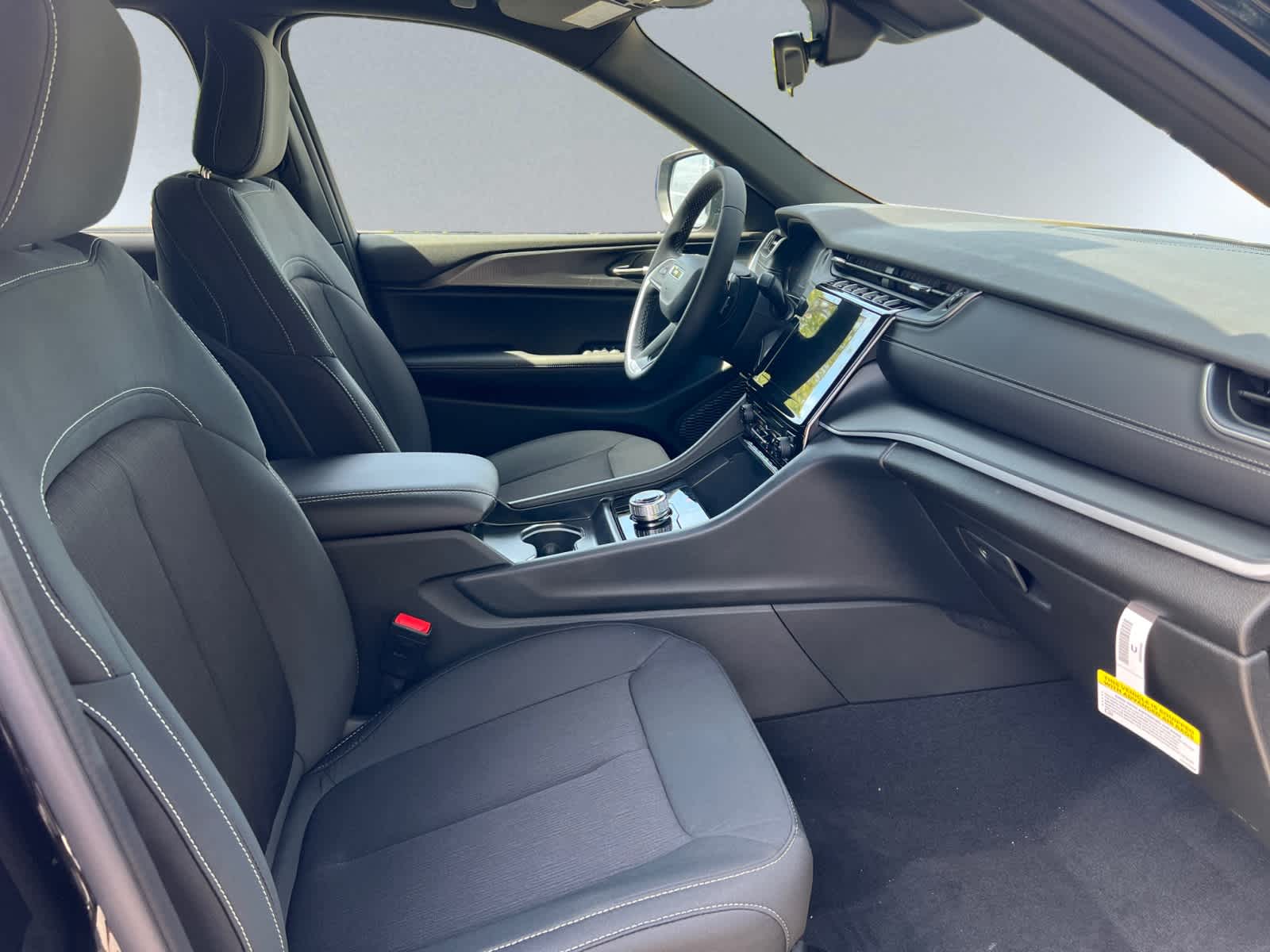 new 2025 Jeep Grand Cherokee car, priced at $41,370