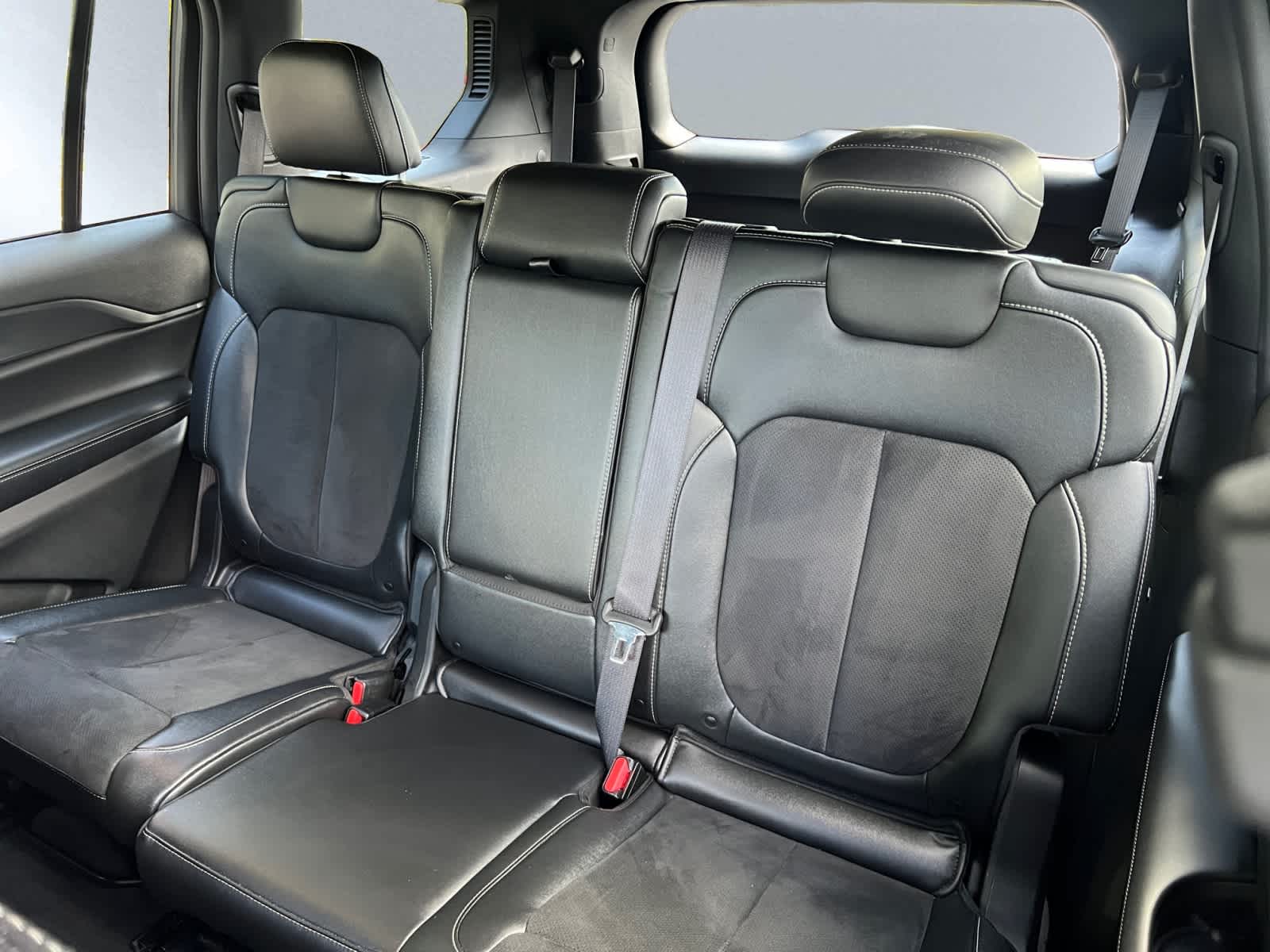 used 2024 Jeep Grand Cherokee L car, priced at $33,097