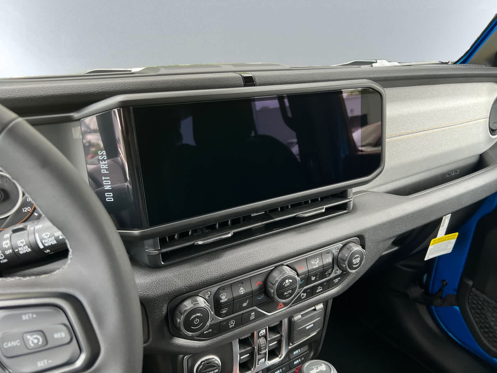 new 2025 Jeep Wrangler car, priced at $53,870