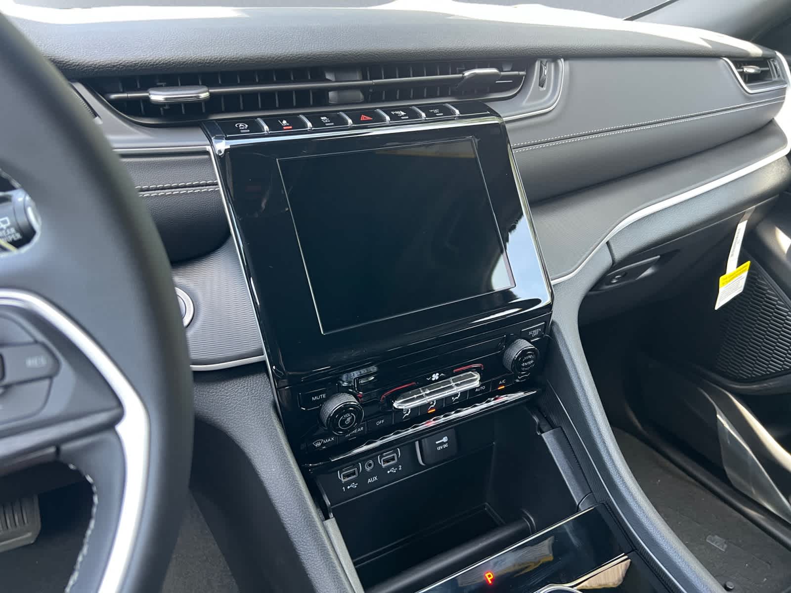 new 2025 Jeep Grand Cherokee car, priced at $41,370
