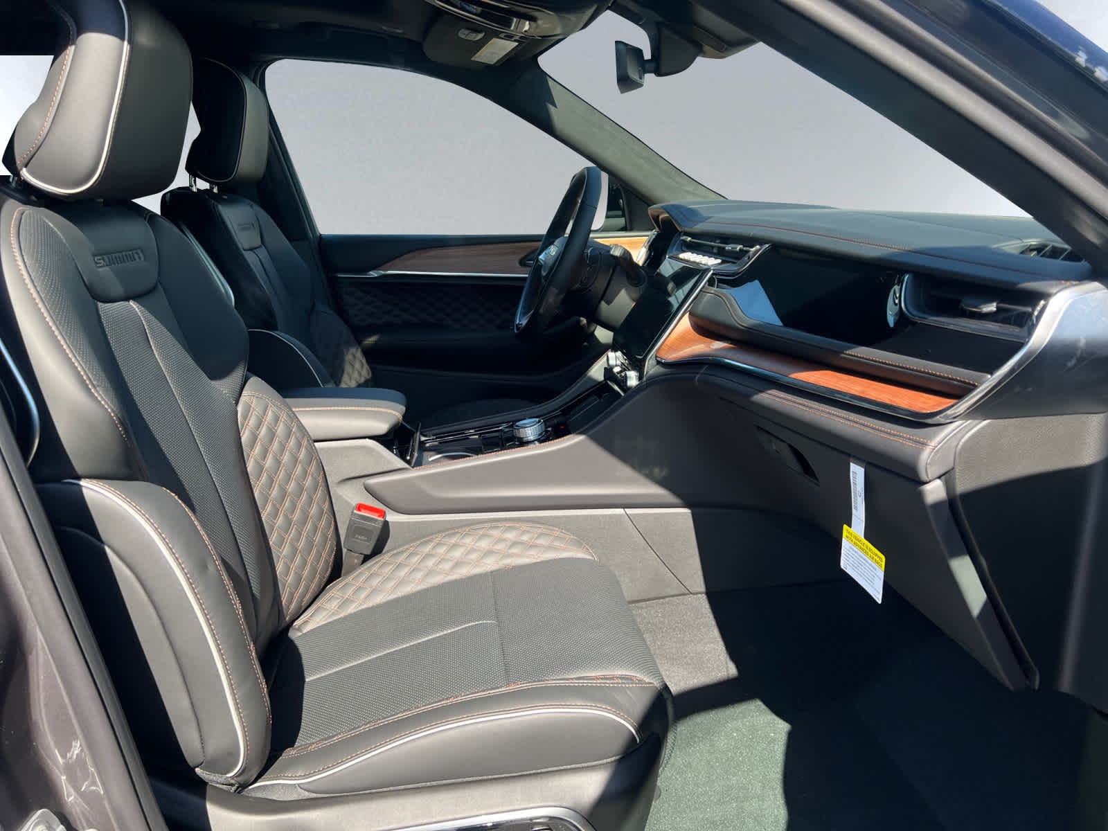 new 2025 Jeep Grand Cherokee car, priced at $66,535
