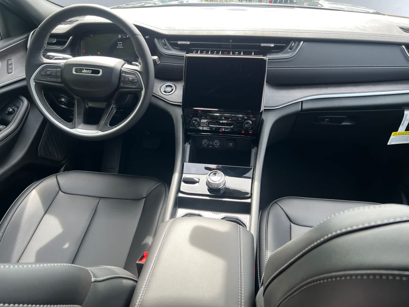 new 2025 Jeep Grand Cherokee car, priced at $46,905