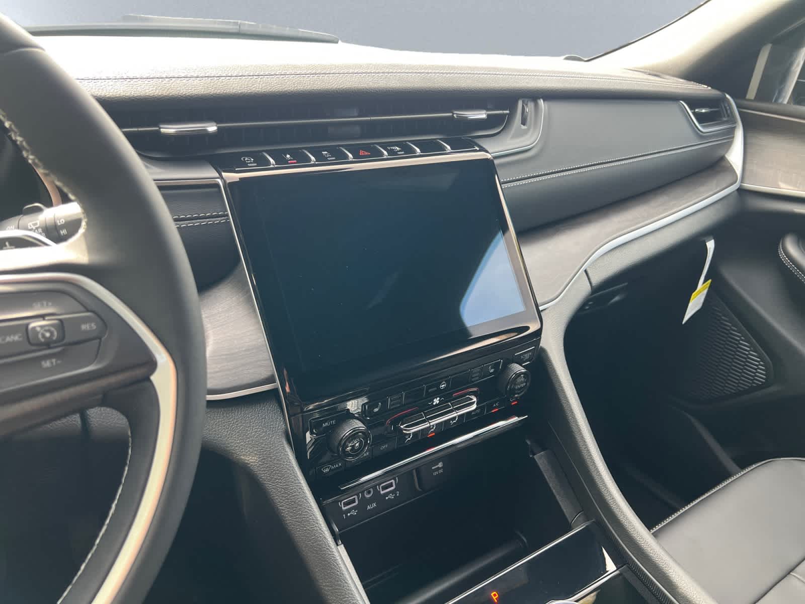 new 2025 Jeep Grand Cherokee car, priced at $46,905