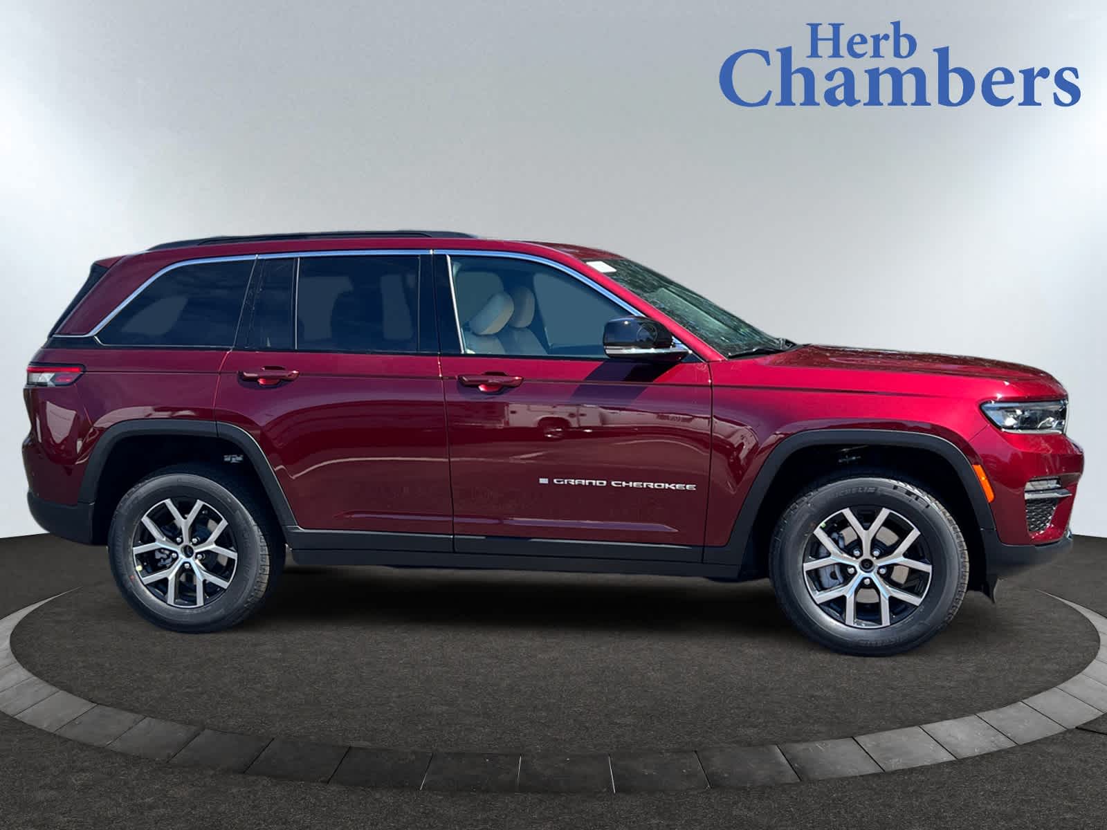 new 2025 Jeep Grand Cherokee car, priced at $48,010