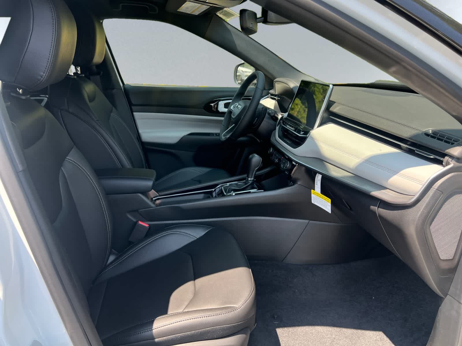 new 2025 Jeep Compass car, priced at $33,390
