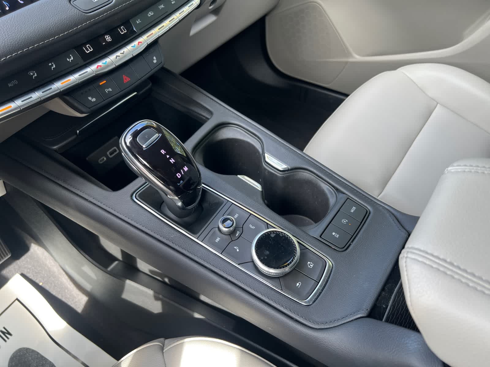 used 2022 Cadillac XT4 car, priced at $28,998