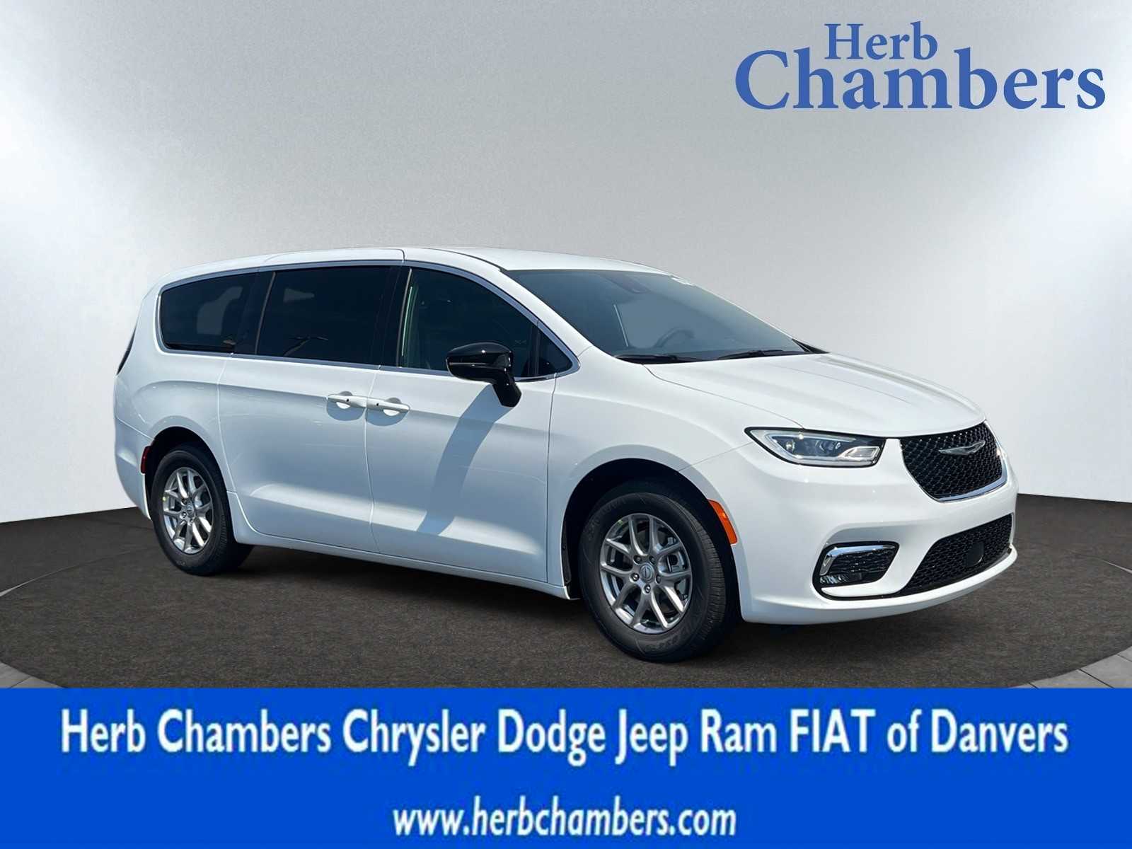 new 2025 Chrysler Pacifica car, priced at $44,445