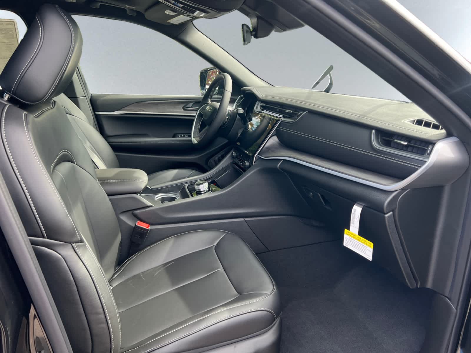 new 2025 Jeep Grand Cherokee car, priced at $46,905