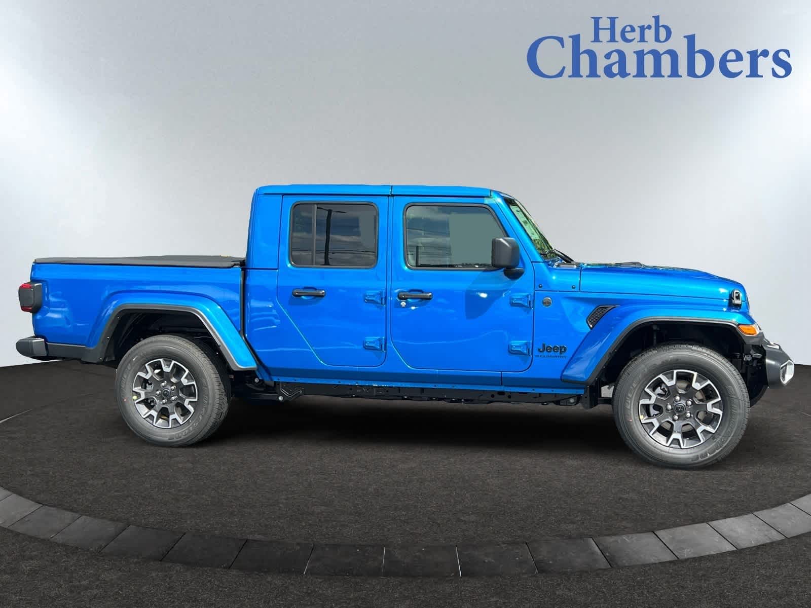 new 2025 Jeep Gladiator car, priced at $55,925