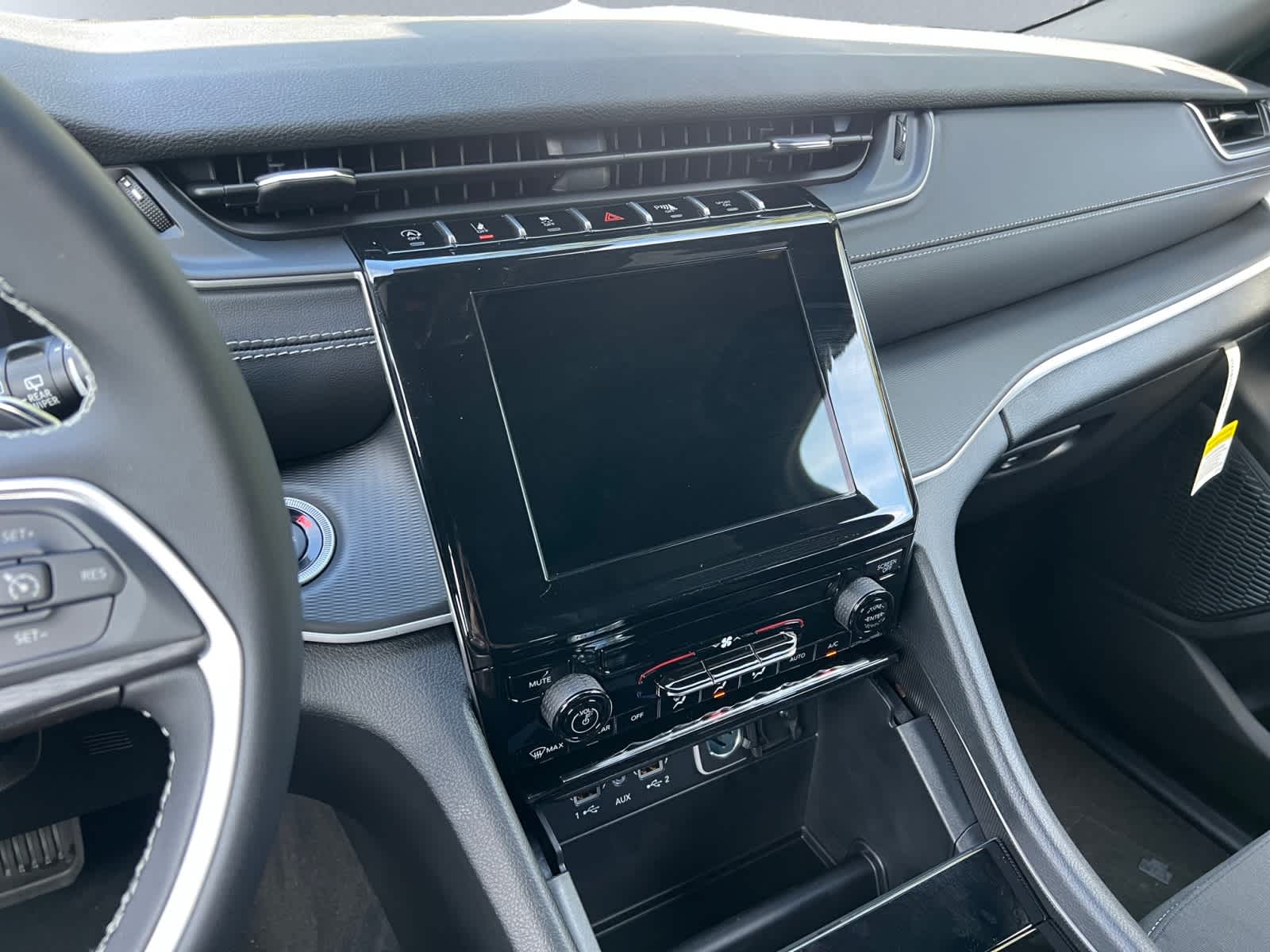 new 2025 Jeep Grand Cherokee car, priced at $41,370