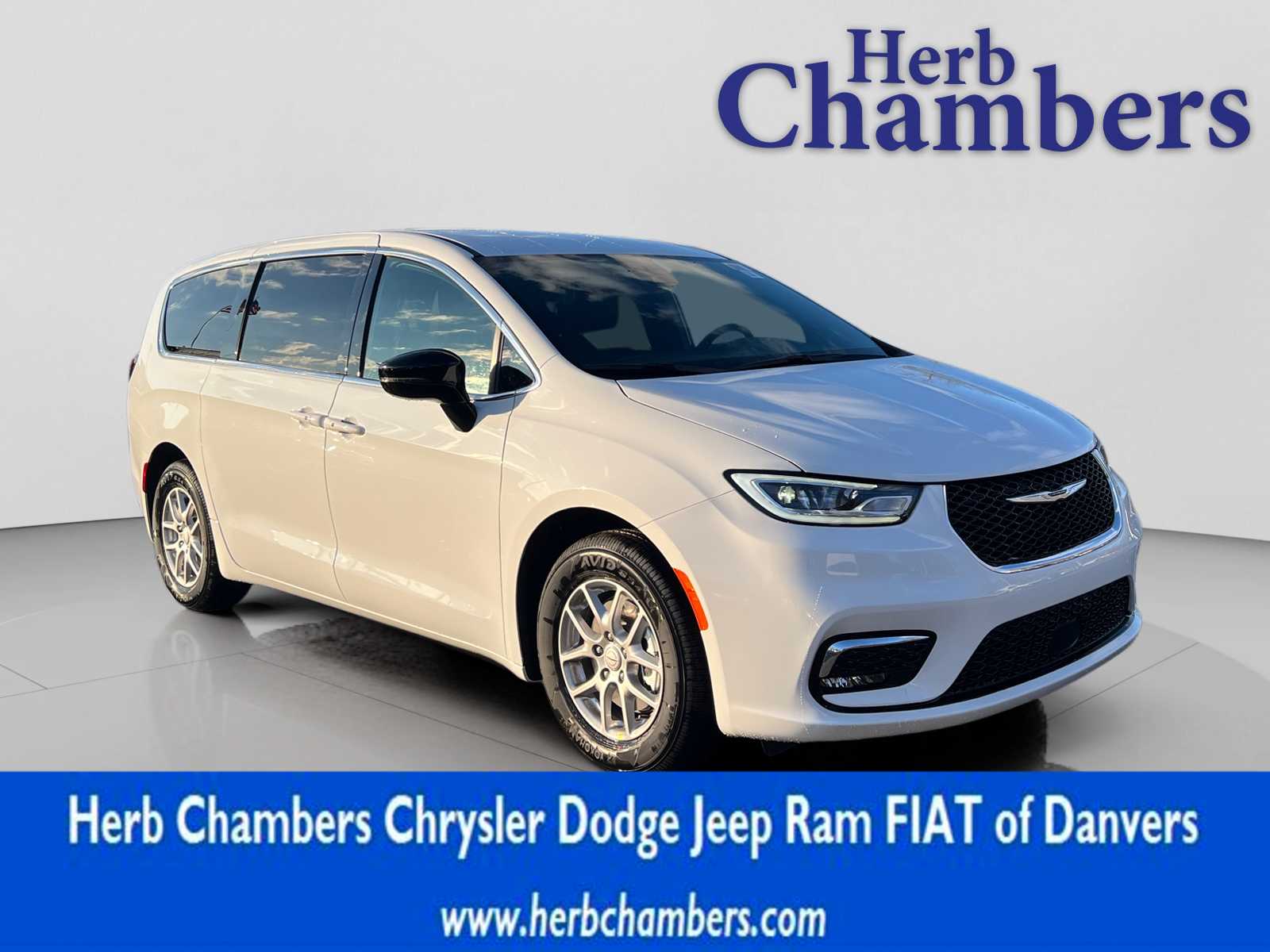 new 2026 Chrysler Pacifica car, priced at $46,335