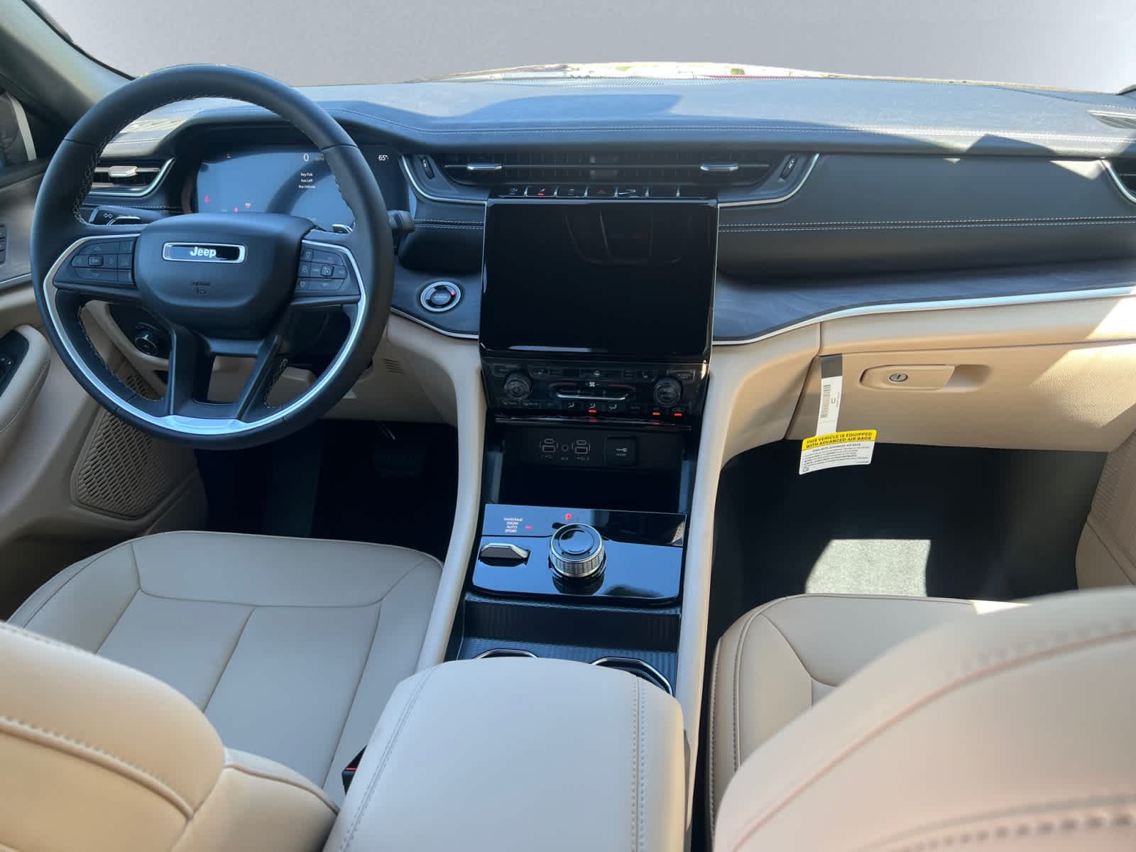 new 2025 Jeep Grand Cherokee car, priced at $48,010