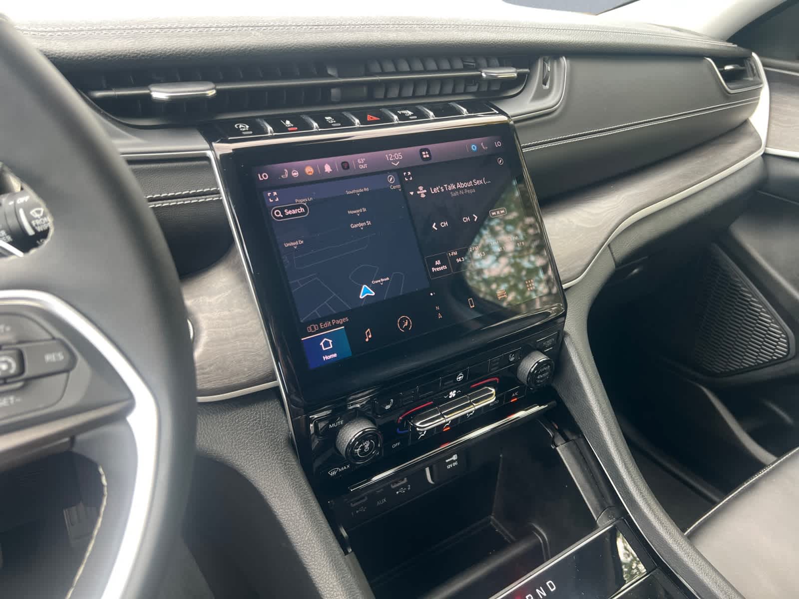 used 2023 Jeep Grand Cherokee car, priced at $37,097