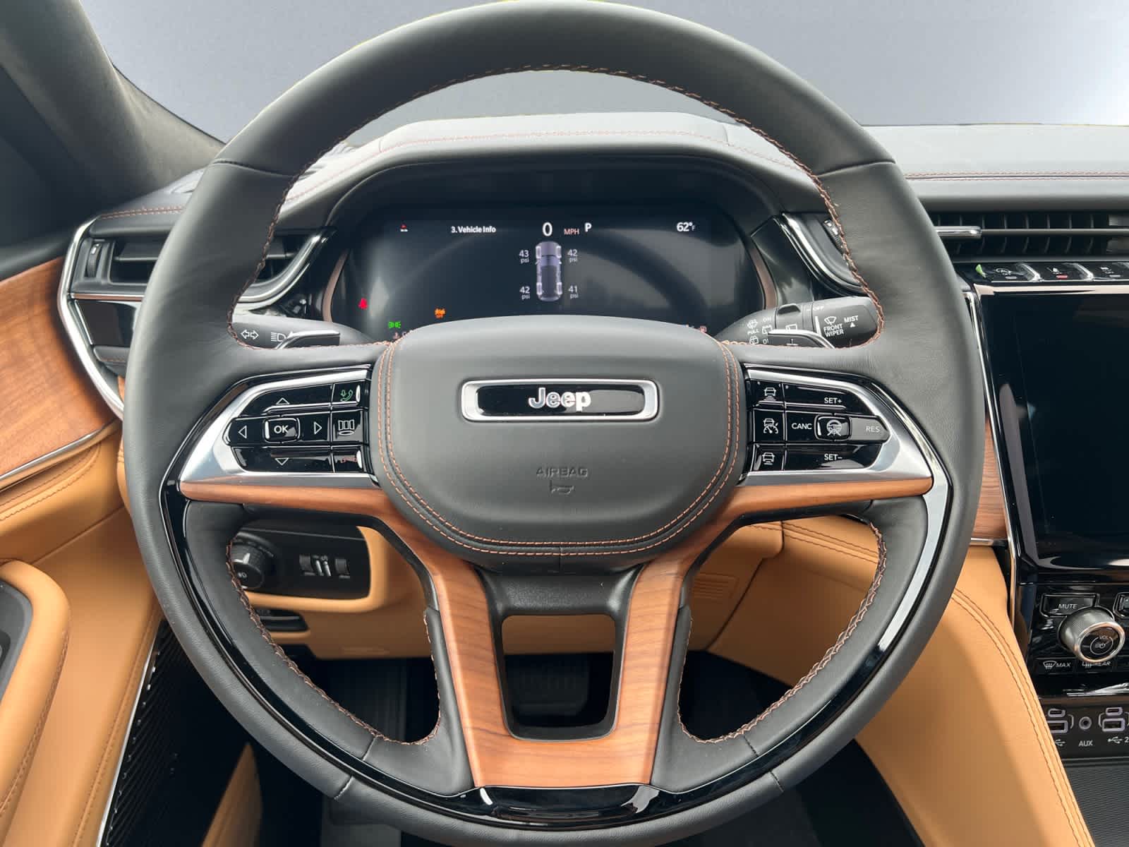 new 2025 Jeep Grand Cherokee car, priced at $67,750