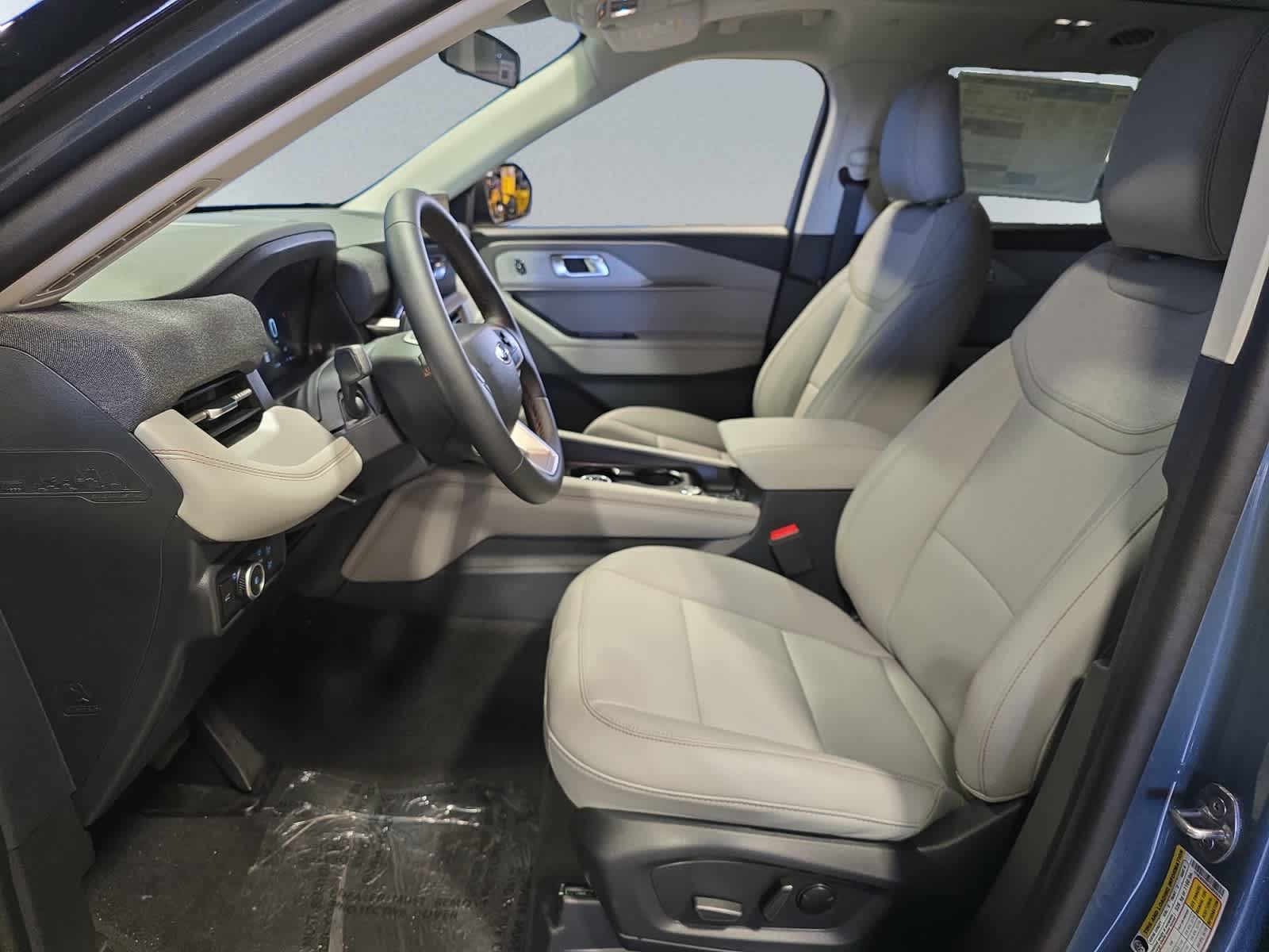 new 2025 Ford Explorer car, priced at $49,595