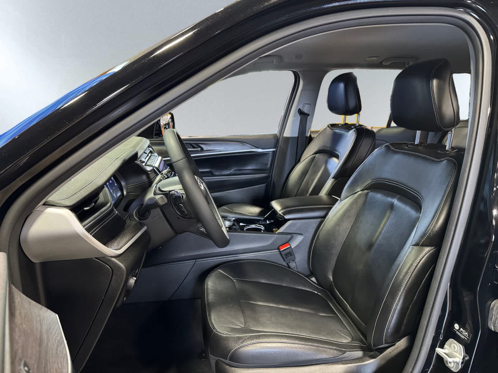 used 2023 Jeep Grand Cherokee car, priced at $29,466