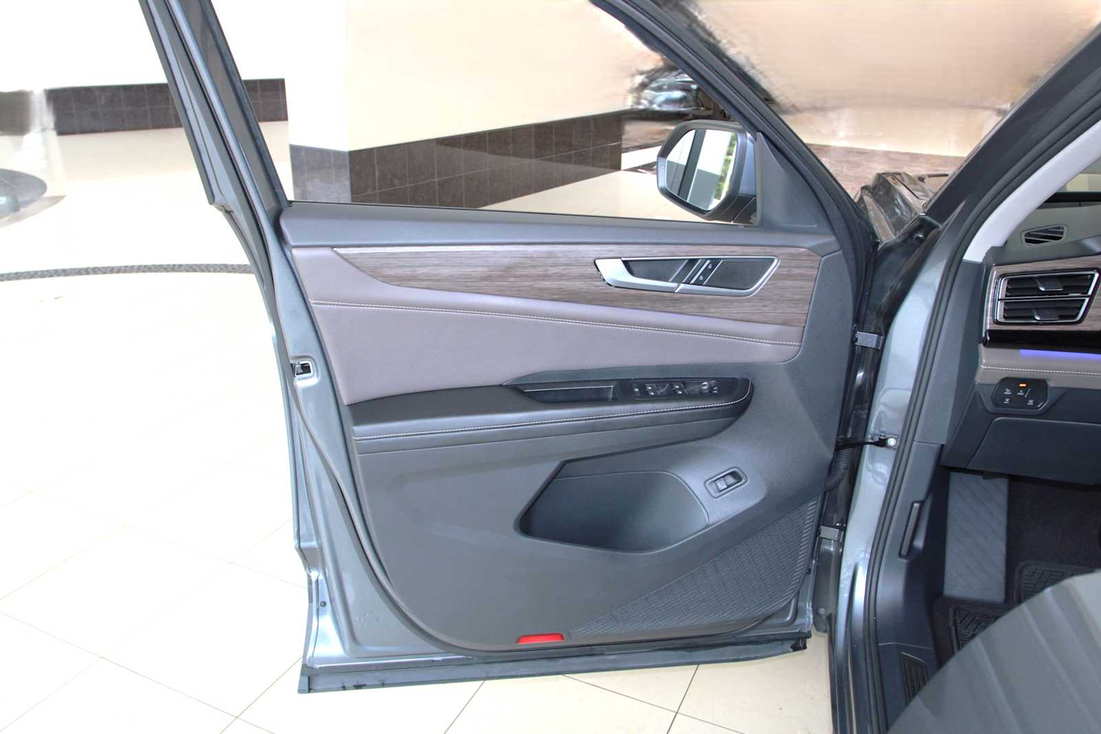 used 2024 Volkswagen Atlas car, priced at $33,957