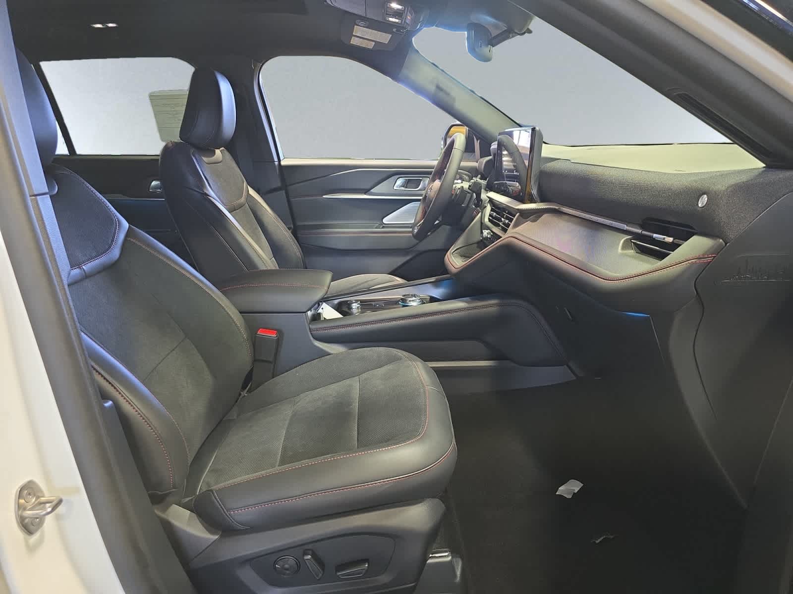 new 2025 Ford Explorer car, priced at $62,655