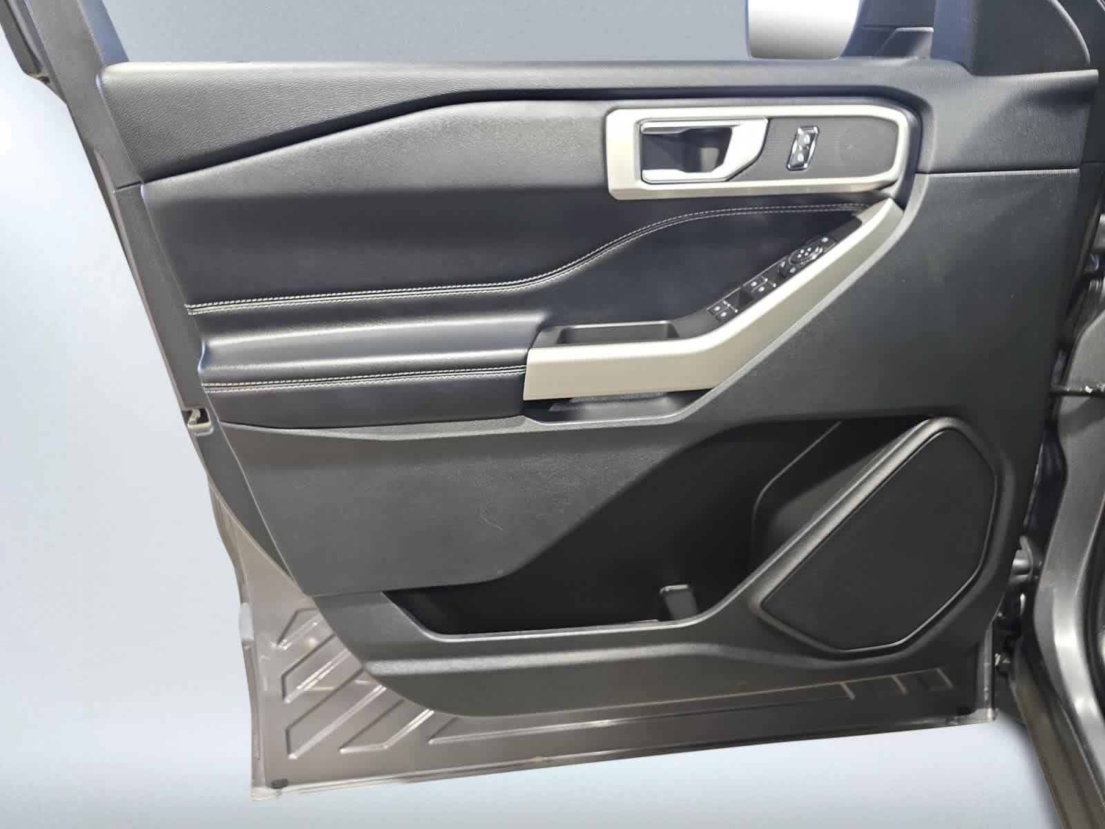 used 2022 Ford Explorer car, priced at $31,137