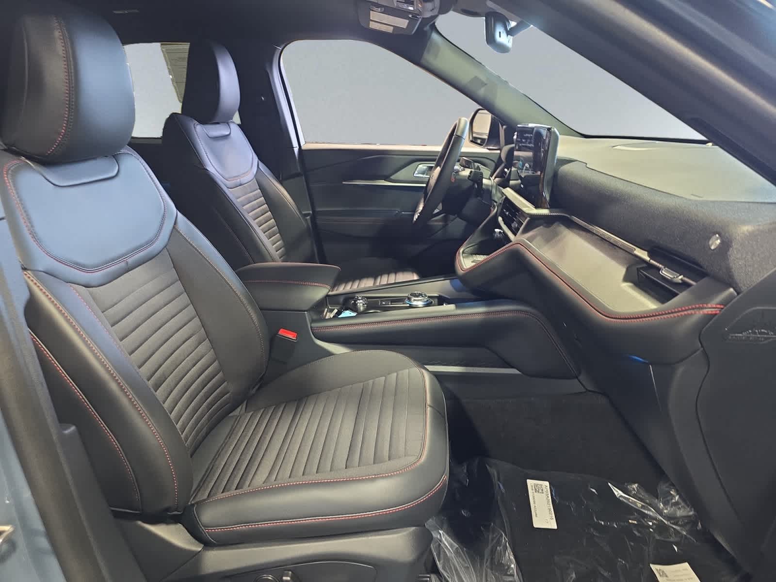 new 2025 Ford Explorer car, priced at $51,468