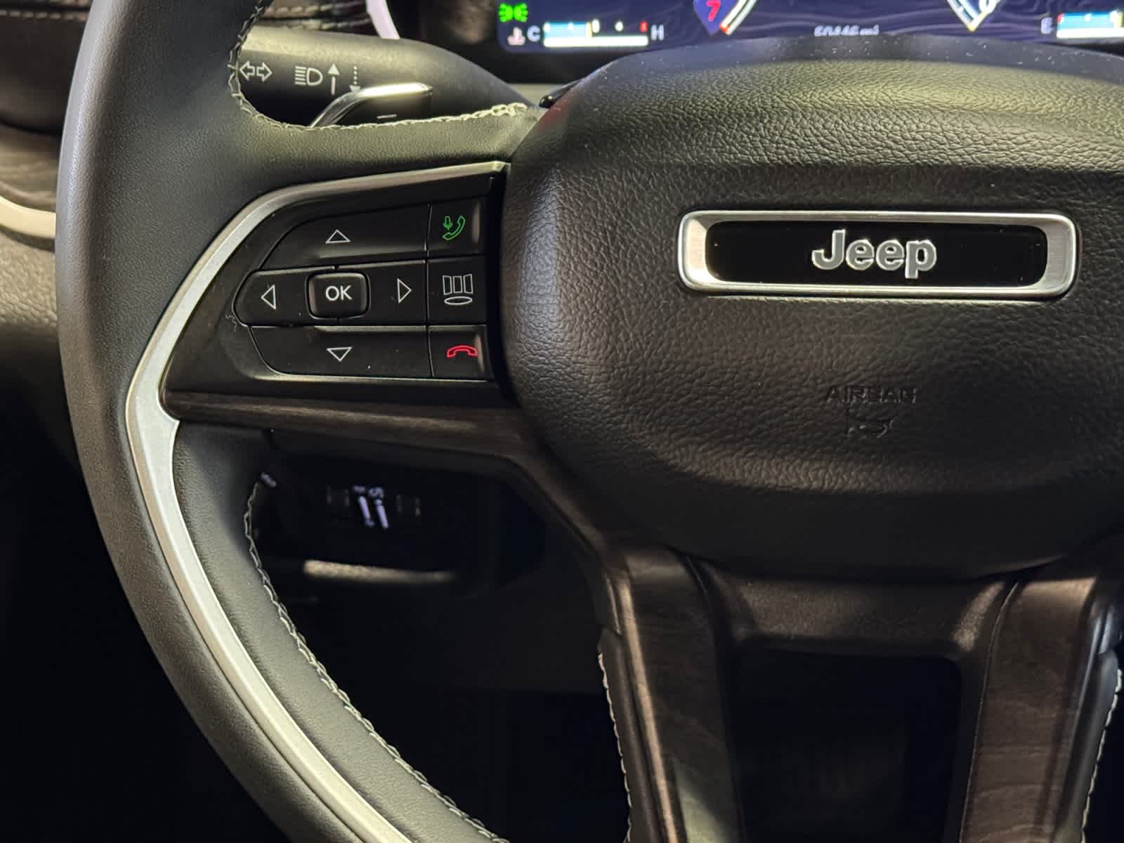 used 2023 Jeep Grand Cherokee car, priced at $29,466