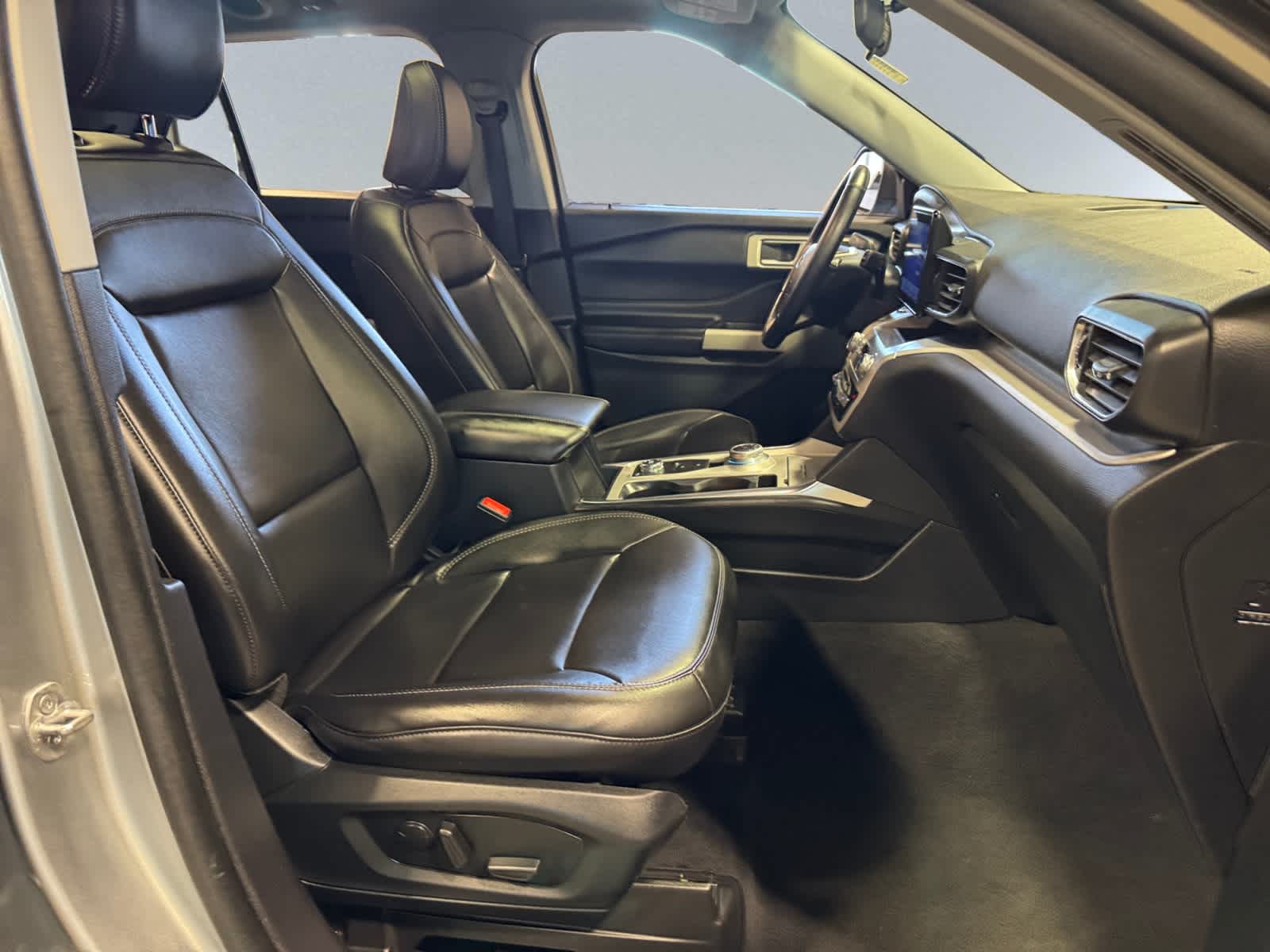 used 2022 Ford Explorer car, priced at $28,998