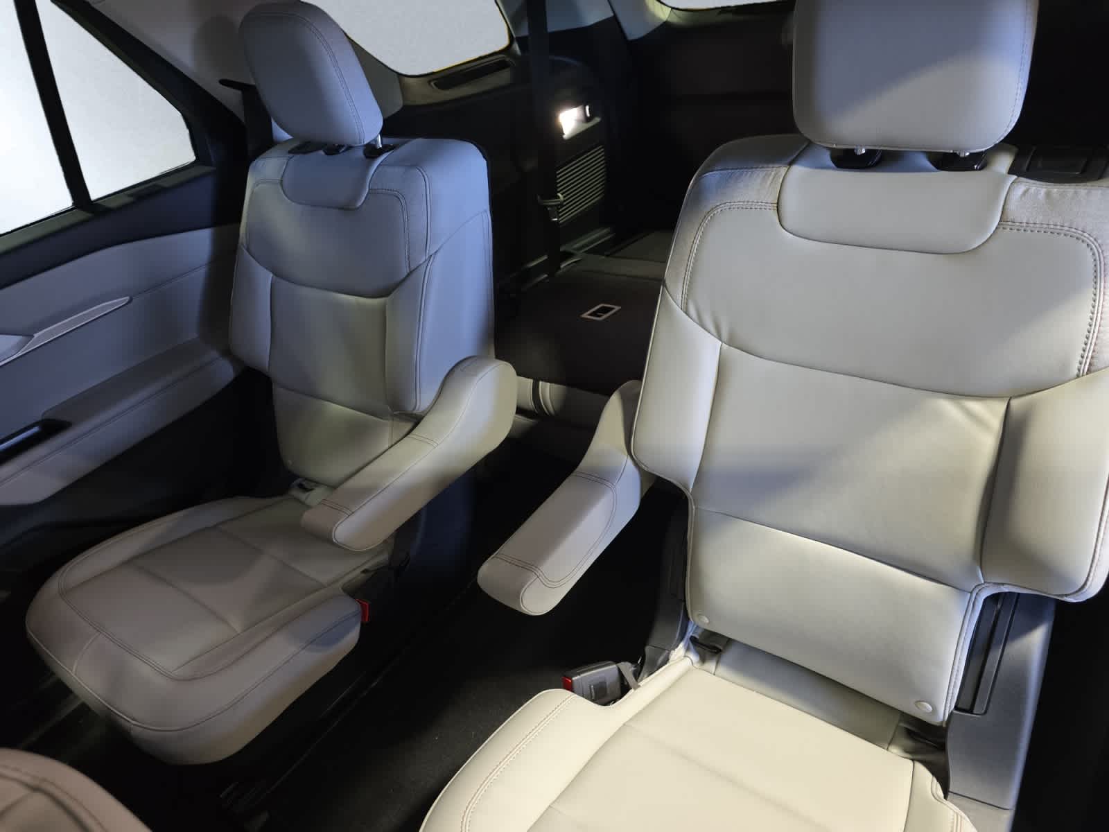 new 2025 Ford Explorer car, priced at $49,595