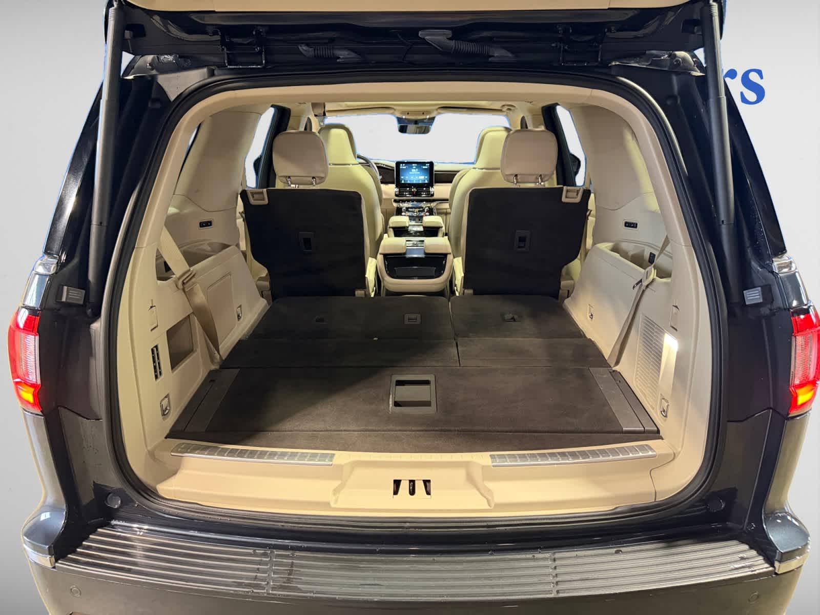 used 2021 Lincoln Navigator car, priced at $46,988