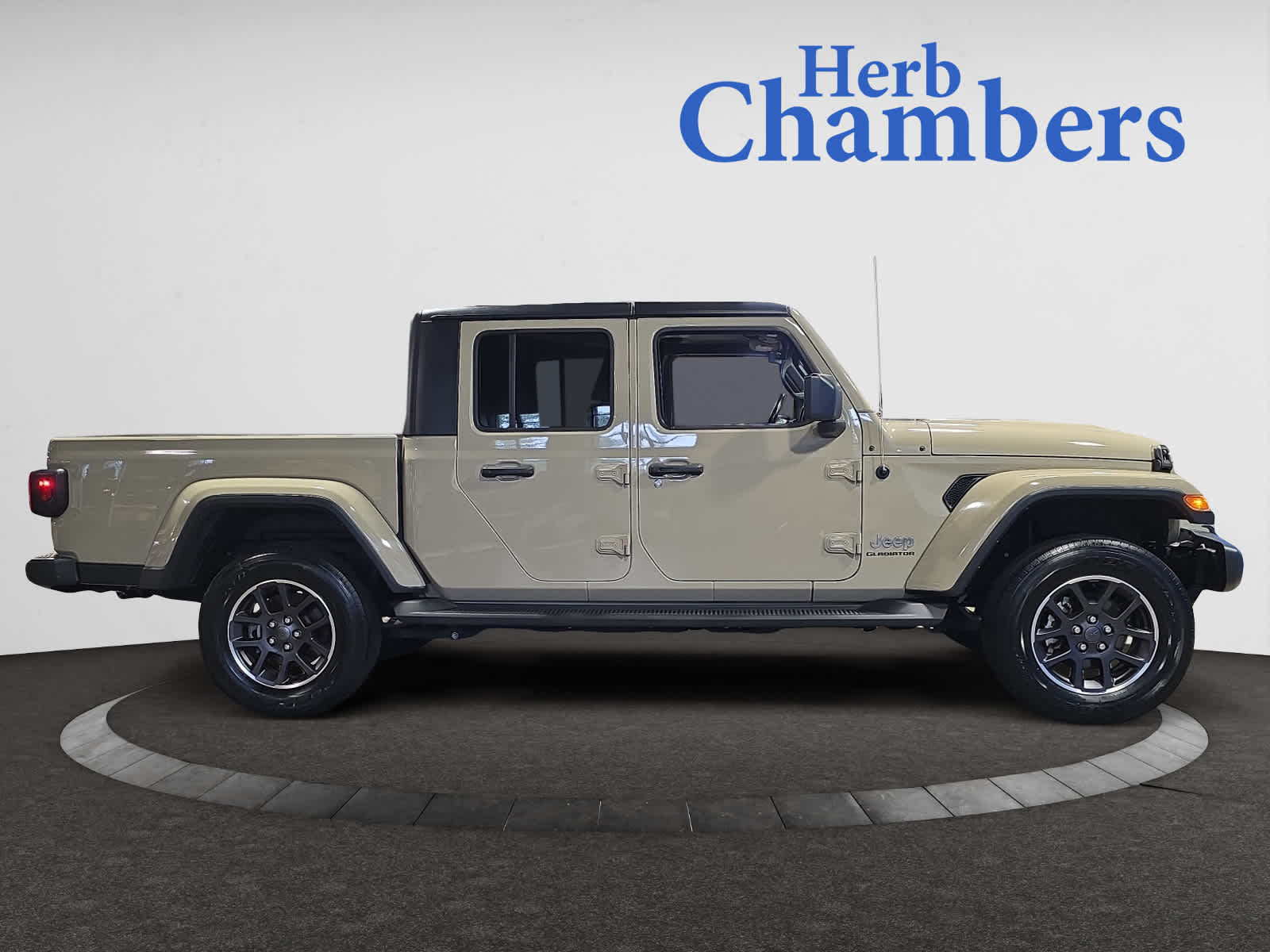 used 2022 Jeep Gladiator car, priced at $32,593