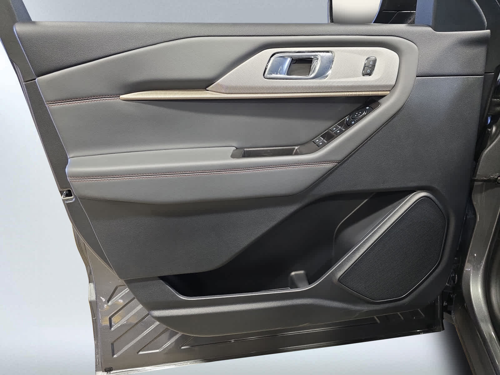 new 2025 Ford Explorer car, priced at $48,300