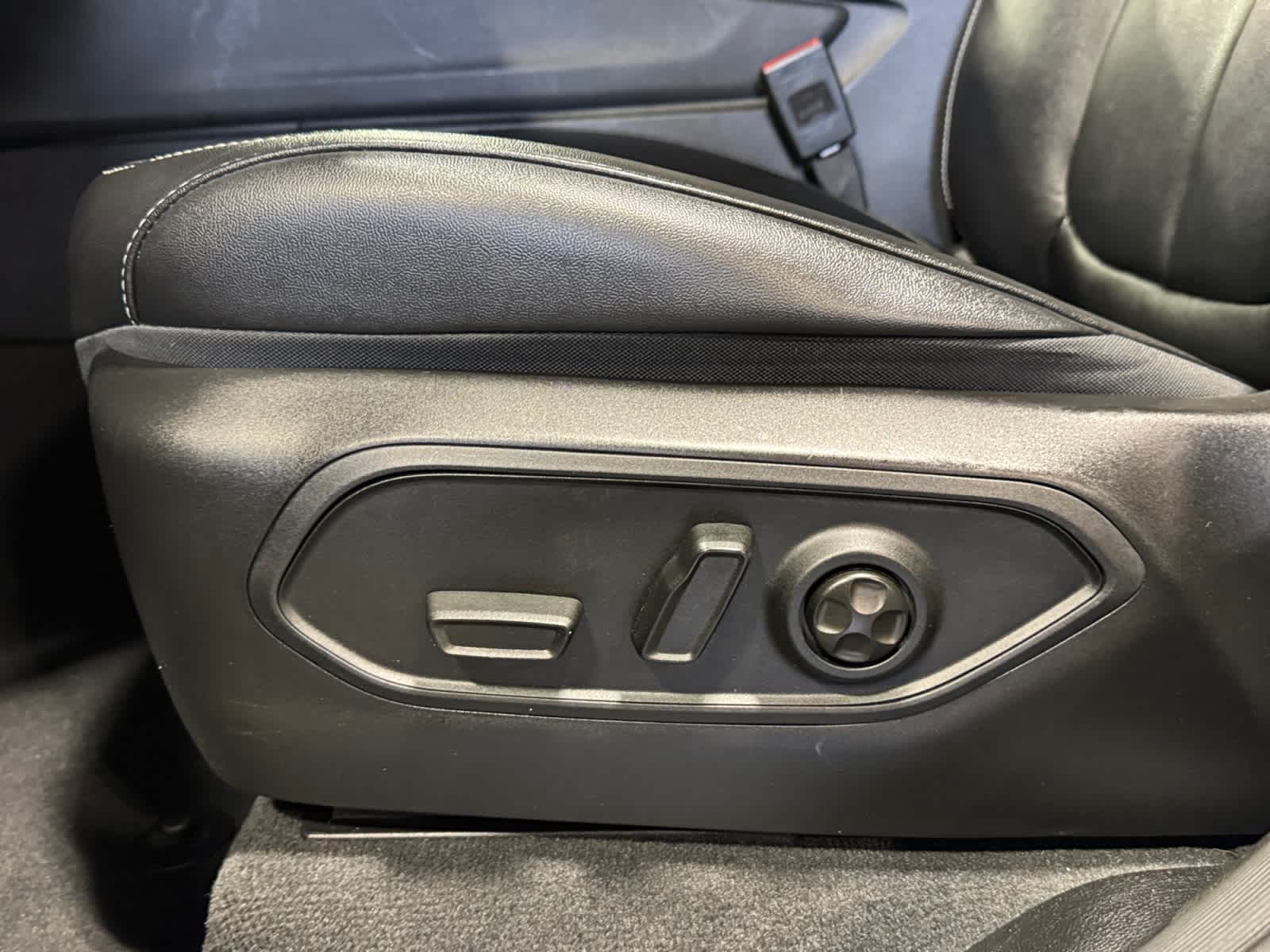 used 2023 Jeep Grand Cherokee car, priced at $29,466