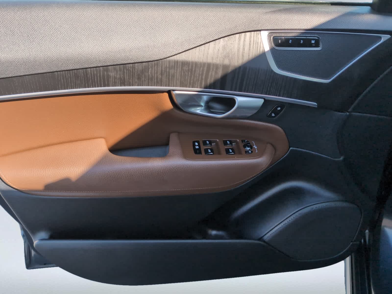 used 2020 Volvo XC90 car, priced at $25,286