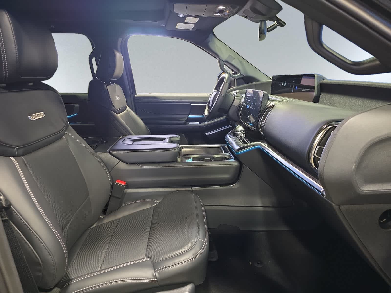 new 2025 Ford Expedition car, priced at $82,195