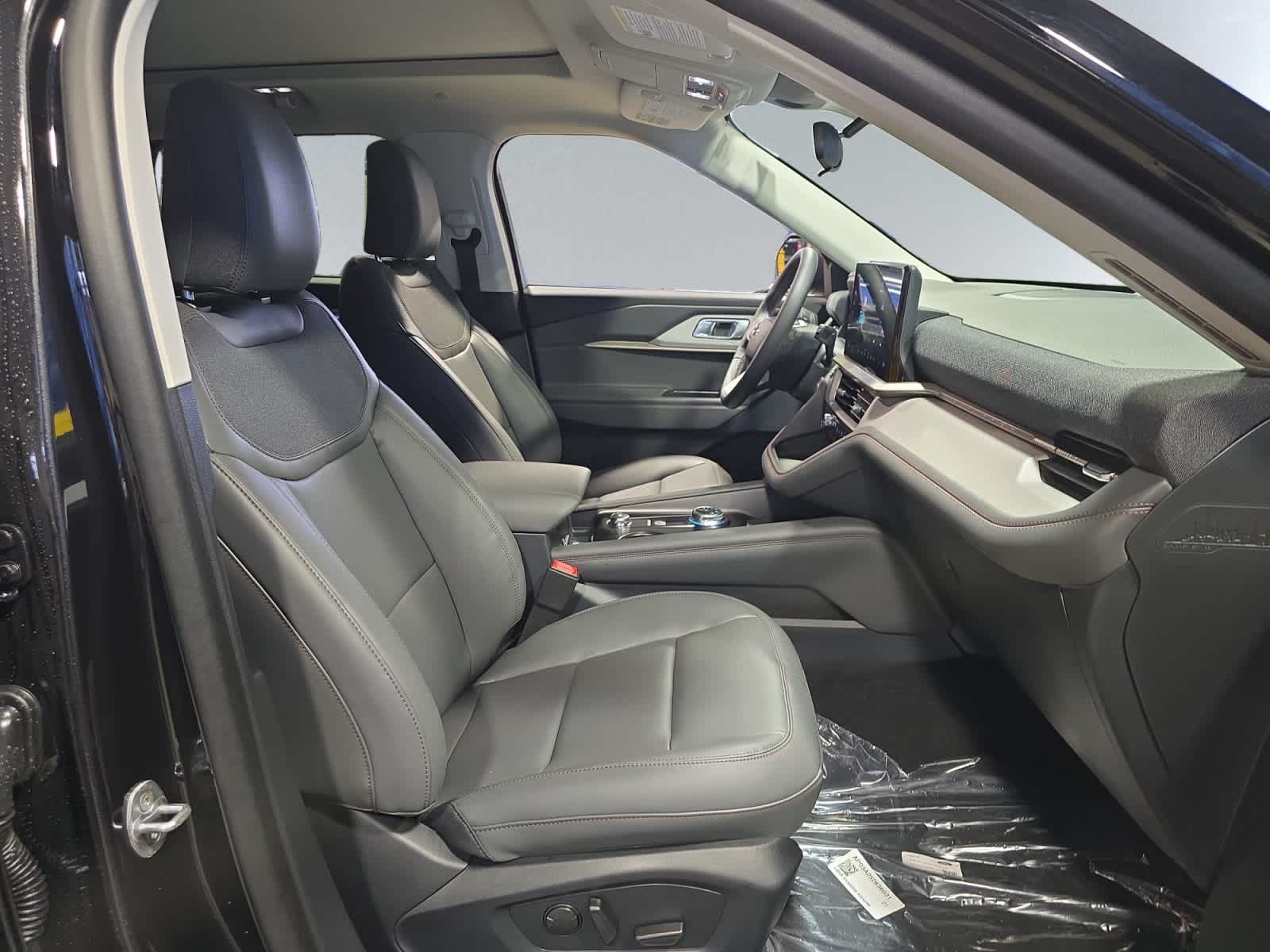 new 2025 Ford Explorer car, priced at $48,295