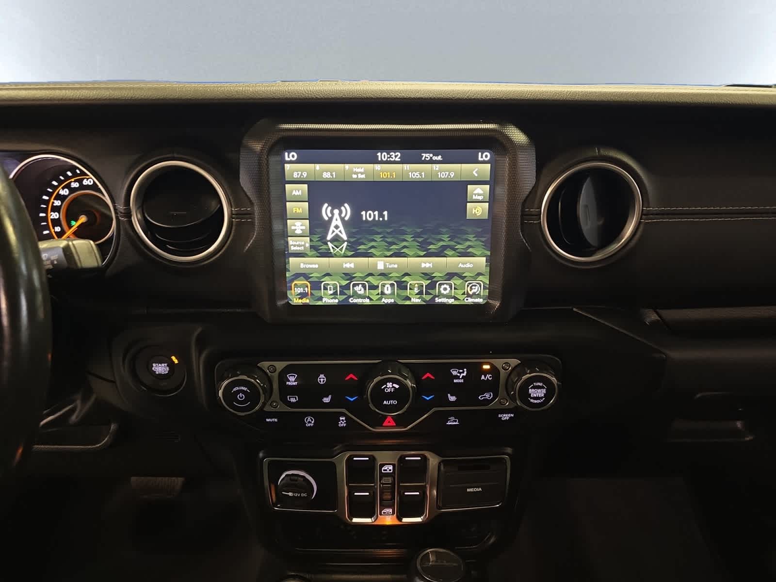 used 2022 Jeep Gladiator car, priced at $32,593