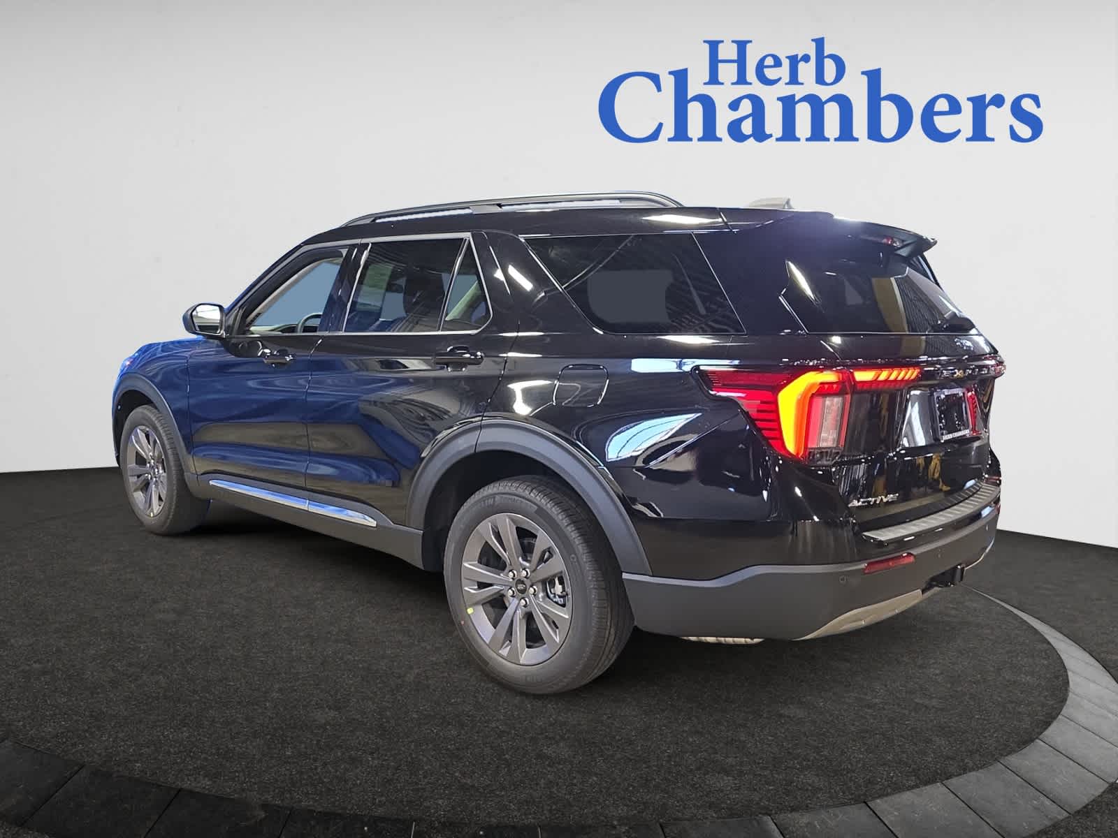new 2025 Ford Explorer car, priced at $51,010