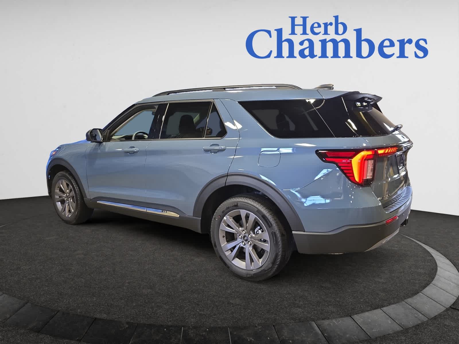 new 2025 Ford Explorer car, priced at $49,595