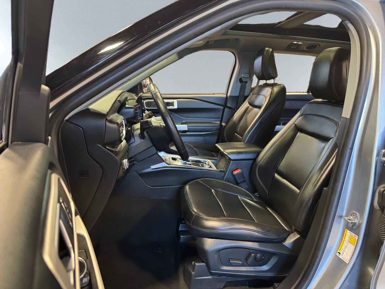 used 2022 Ford Explorer car, priced at $28,998