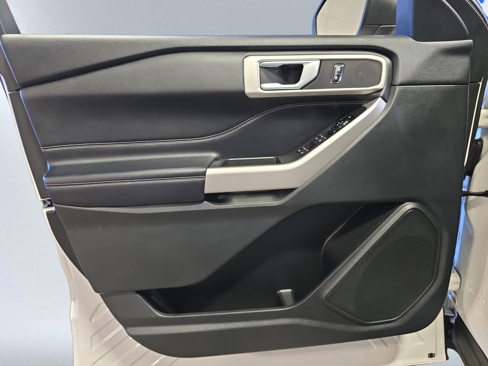 used 2022 Ford Explorer car, priced at $33,395