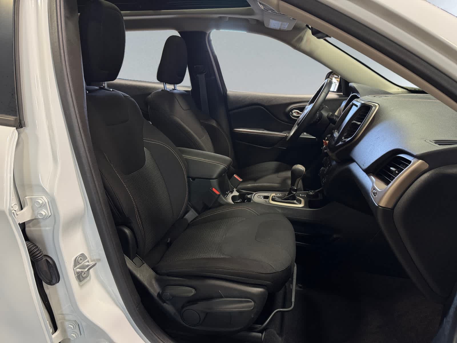 used 2016 Jeep Cherokee car, priced at $13,451